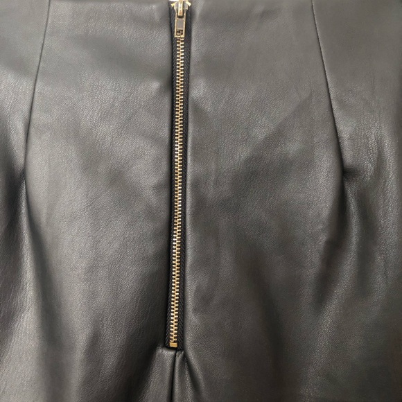 Stunning cut out skirt - Picture 5 of 9